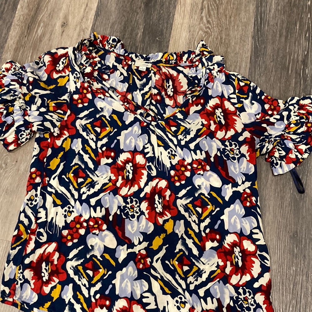 Short sleeve blouse- v neck- ruffles on sleeve
